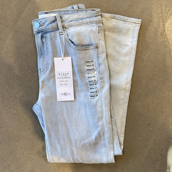 Risen Mid Rise Ankle Flare 5539 - Light Wash - Picture 4 of 5